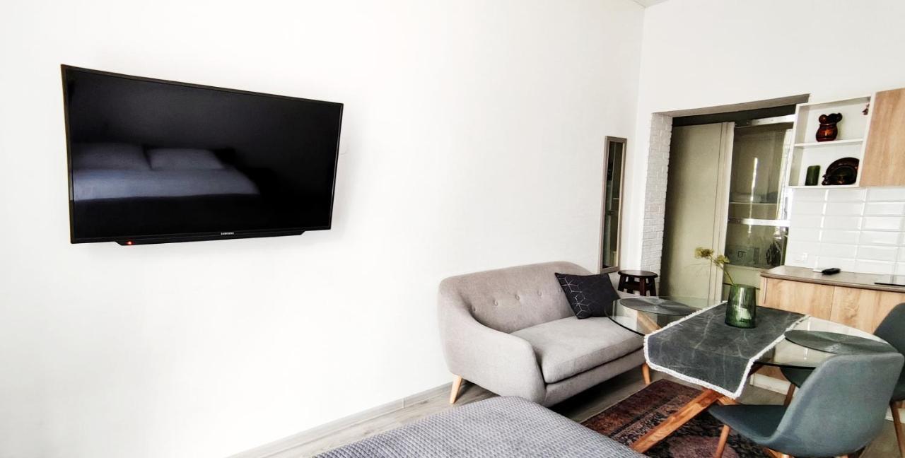 Flat in the city center โอเดสซา ภายนอก รูปภาพ